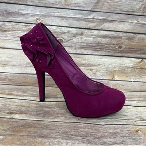 Suede pumps size 8.5